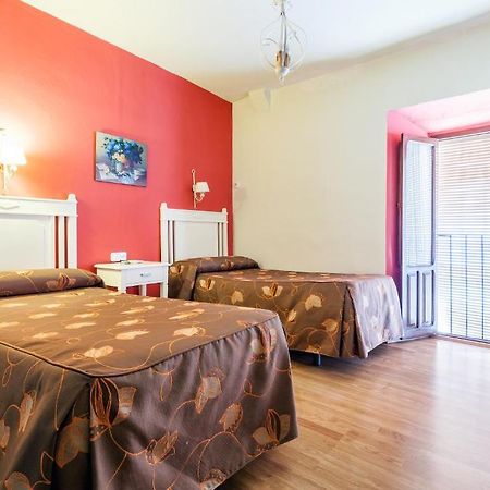 Hostal El Caballo Blanco Osuna Bagian luar foto