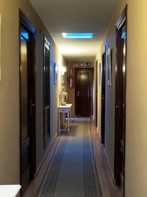 Hostal El Caballo Blanco Osuna Bagian luar foto