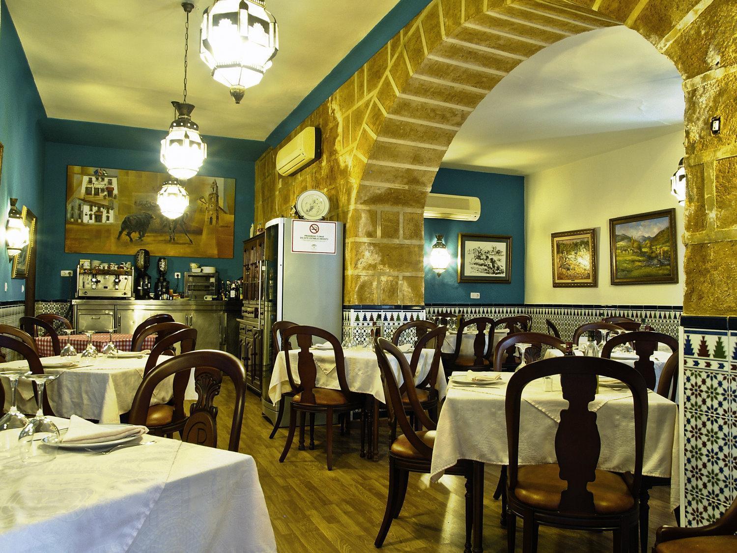 Hostal El Caballo Blanco Osuna Bagian luar foto