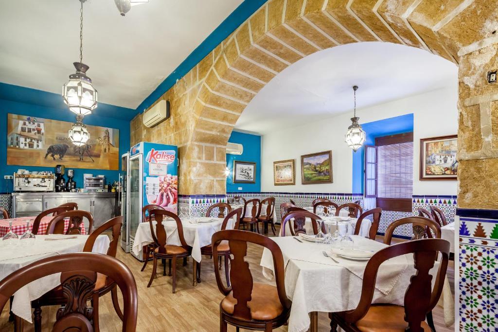 Hostal El Caballo Blanco Osuna Bagian luar foto