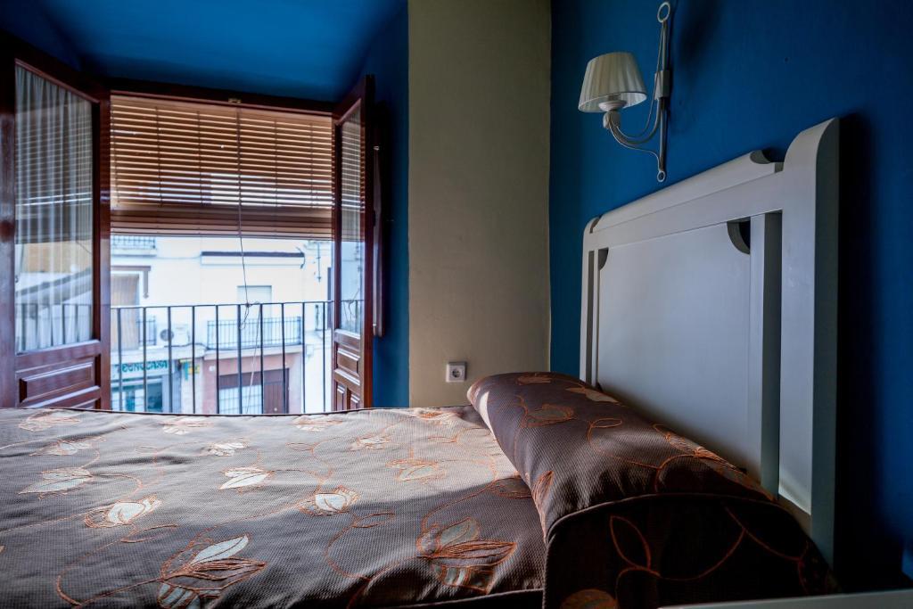 Hostal El Caballo Blanco Osuna Bagian luar foto
