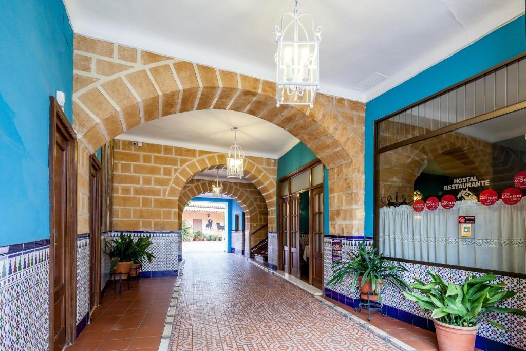 Hostal El Caballo Blanco Osuna Bagian luar foto