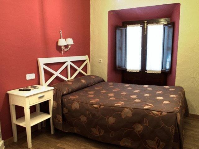 Hostal El Caballo Blanco Osuna Bagian luar foto