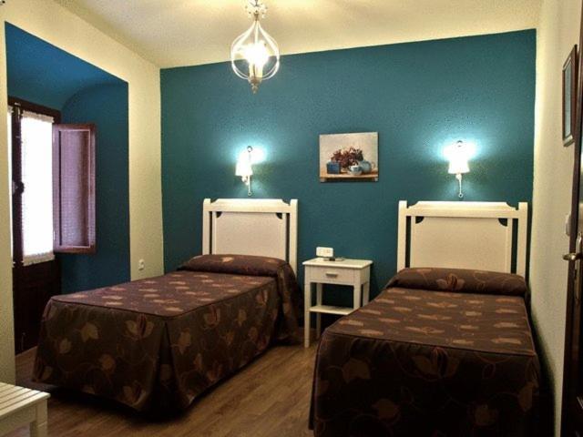 Hostal El Caballo Blanco Osuna Bagian luar foto